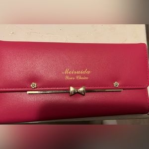 Brand new wallet with tags